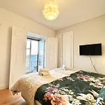 Frank's House & Happy Downtown Apartman