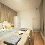 Frank's House & Happy Downtown Apartman