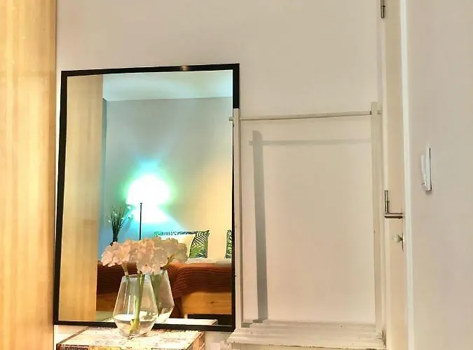 Frank's House & Happy Downtown