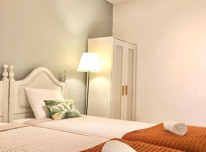 Frank's House & Happy Downtown *