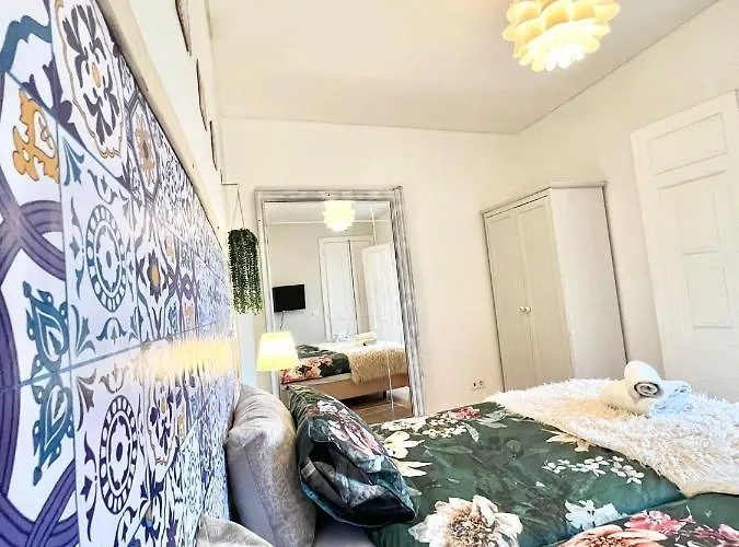 Frank's House & Happy Downtown Апартаменты *