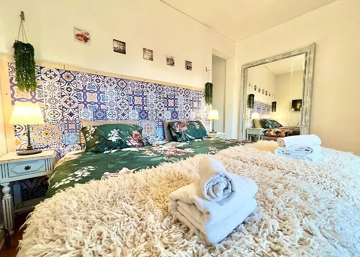 Frank's House & Happy Downtown *