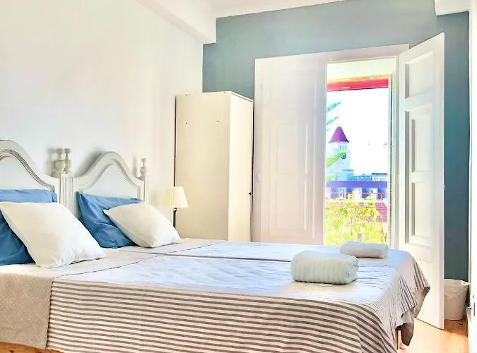 Frank's House & Happy Downtown *