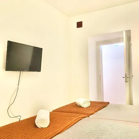 Frank's House & Happy Downtown リスボン